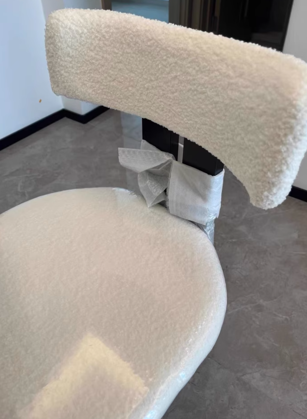  Dolores chair 