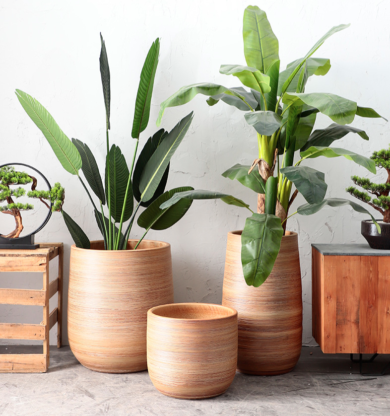  Ceramic pot 