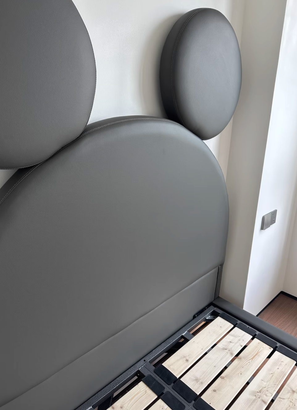  Mickey Mouse floating bed 