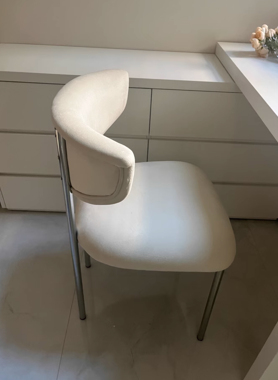  LoSheldon chair 