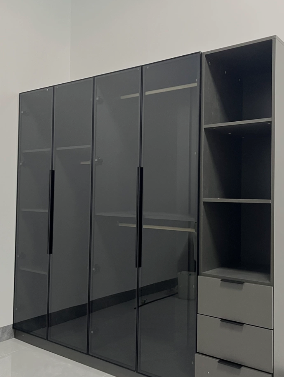  Hoiiun glass-door wardrobe 