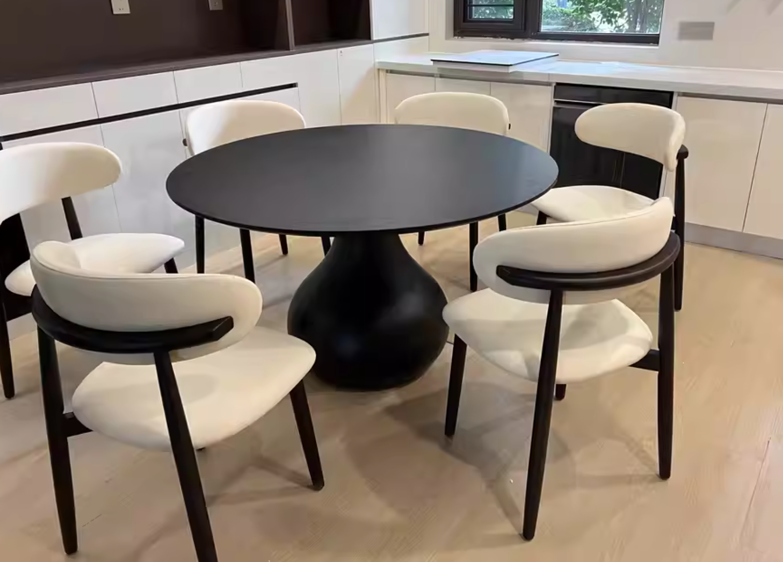  طاولة طعام ريترو 