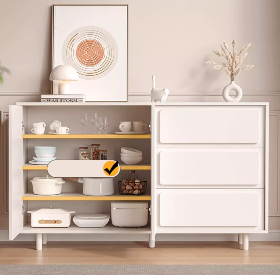  Built-in storage cupboard 