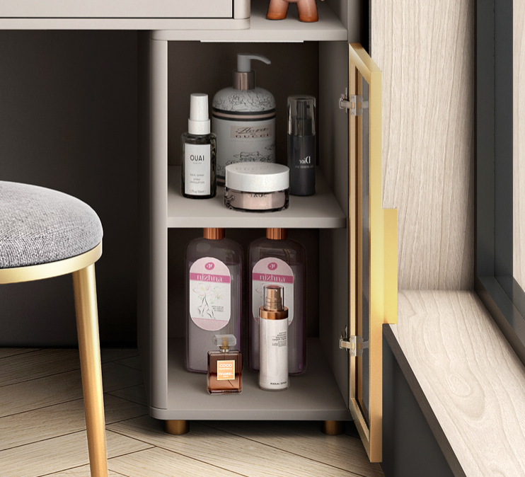  Dressing table and chair set 