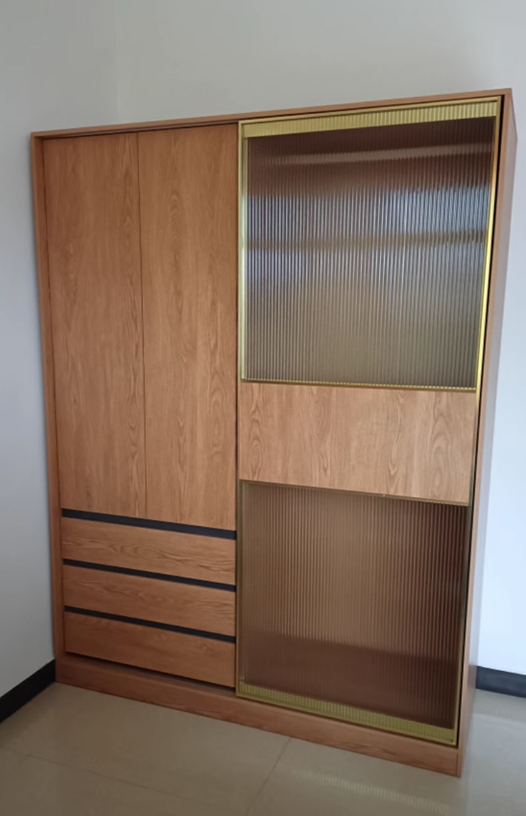  Sliding door wardrobe 