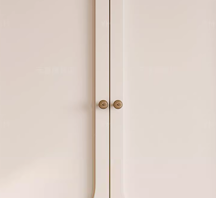  A versatile wardrobe with a classic design 