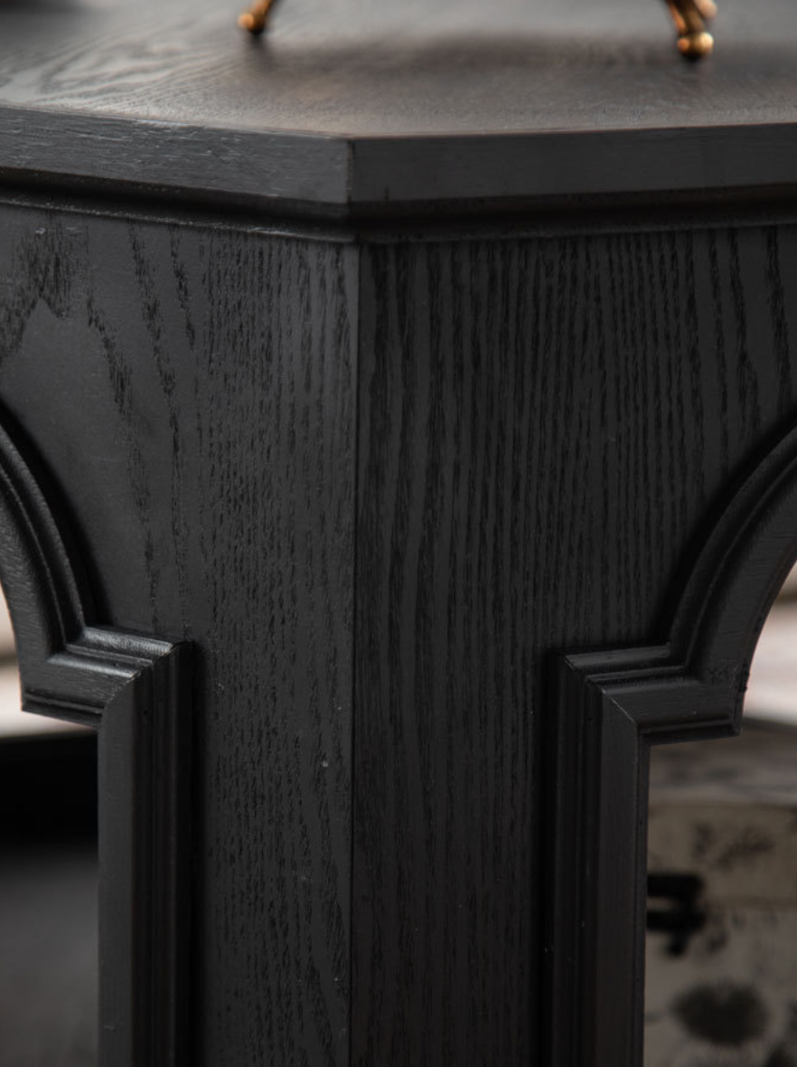  Vintage table 