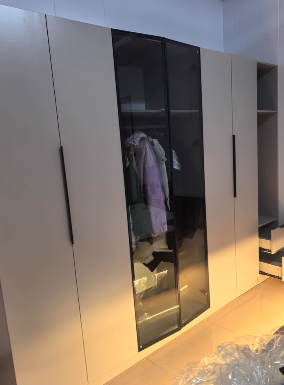  Livia's wardrobe 