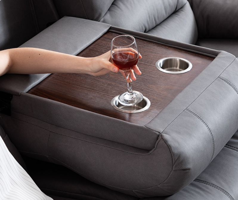  Ykline sofa 