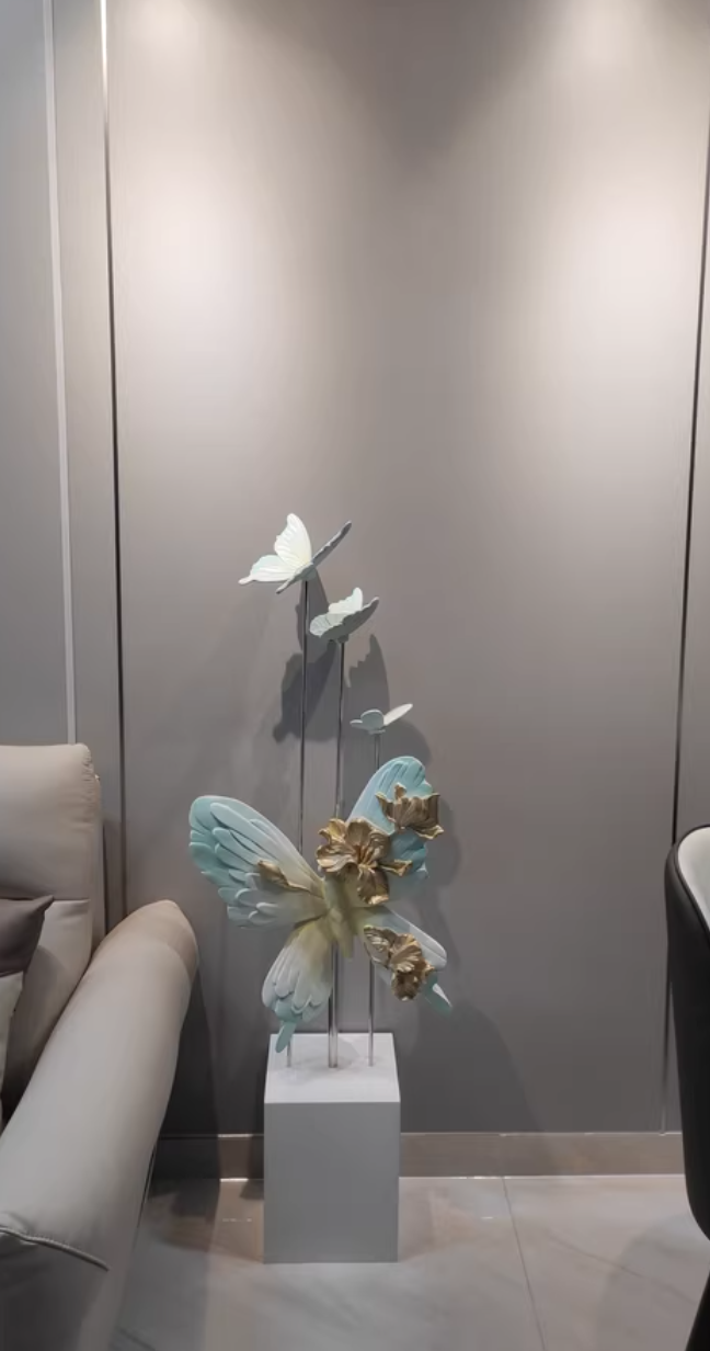  ديكور شكل فراشة  