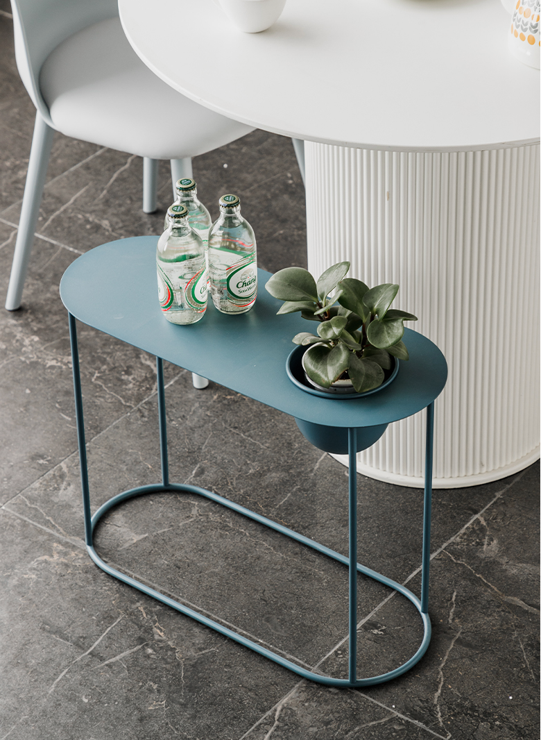  table with planter basin 