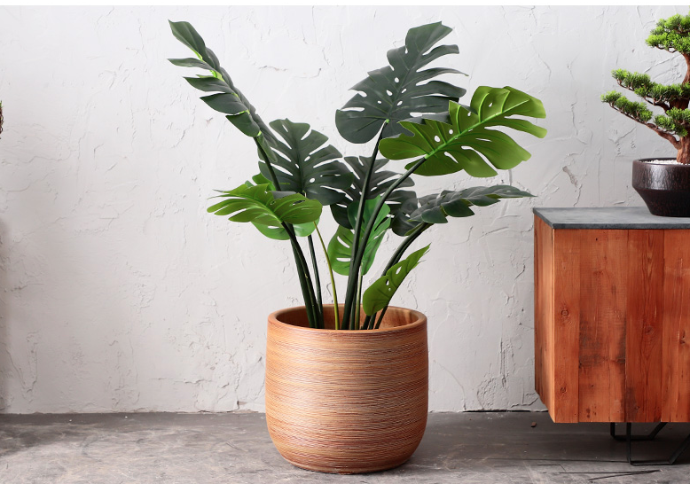  Ceramic pot 