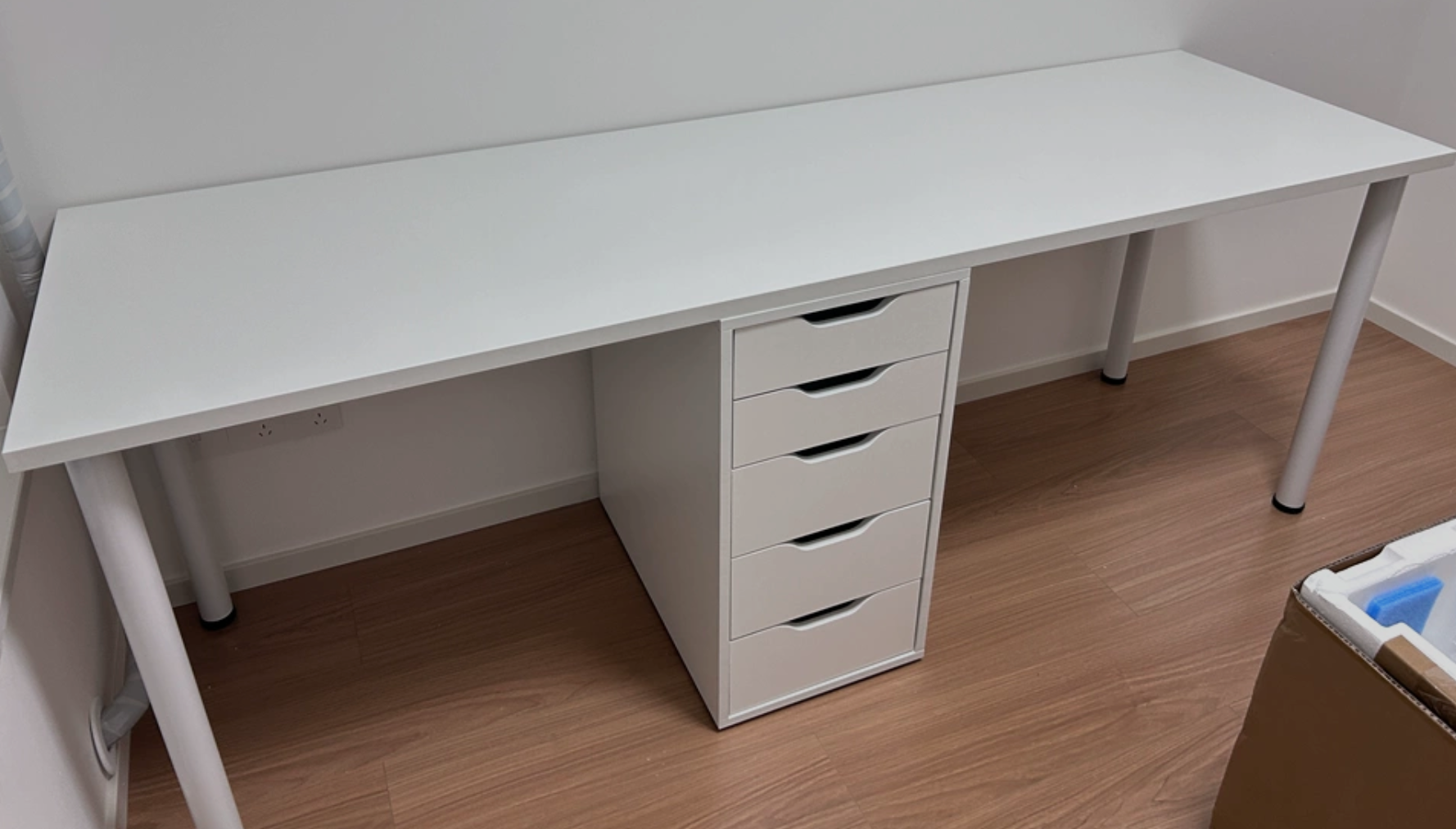  Double desk 