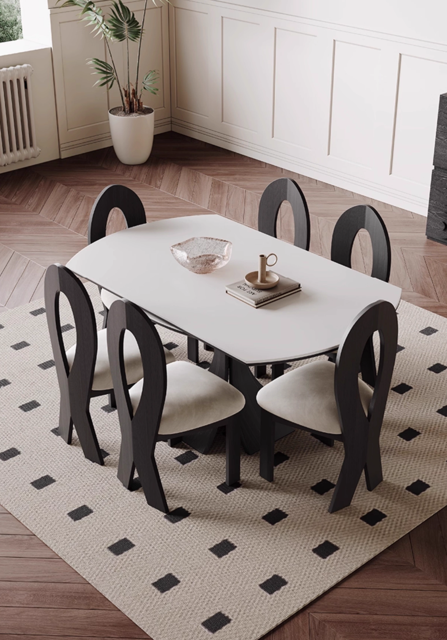  Extendable dining table 