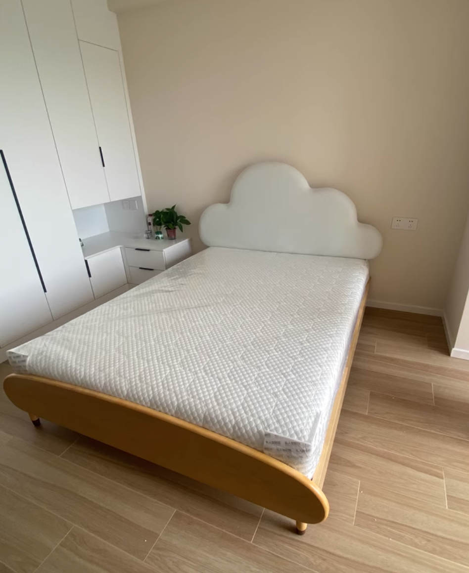  Cloud shaped baby bed 
