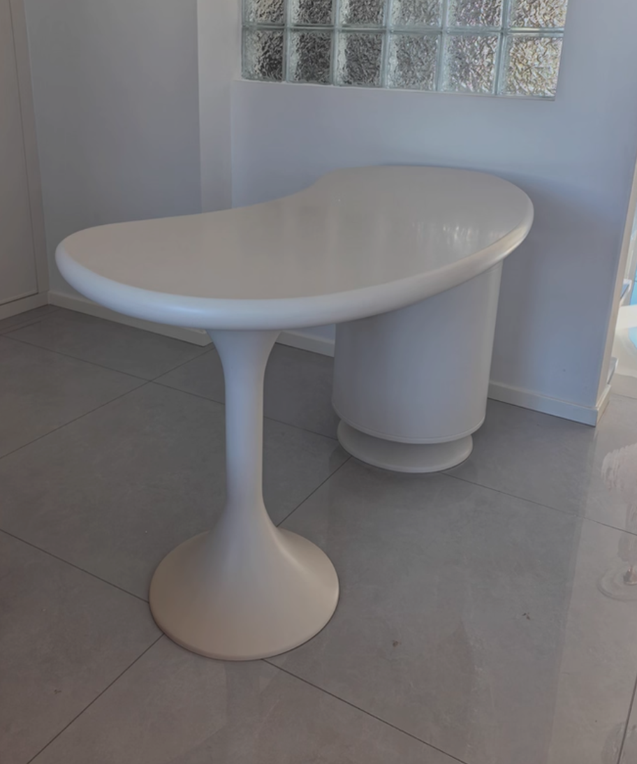  Creamy beige office with chair 