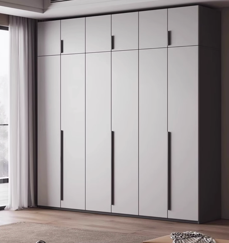  Wardrobe of multiple sizes 