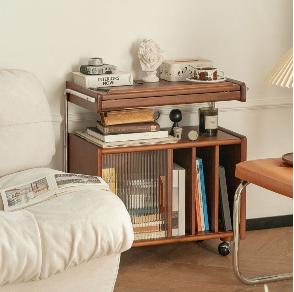  Bookcase and reading MUU 