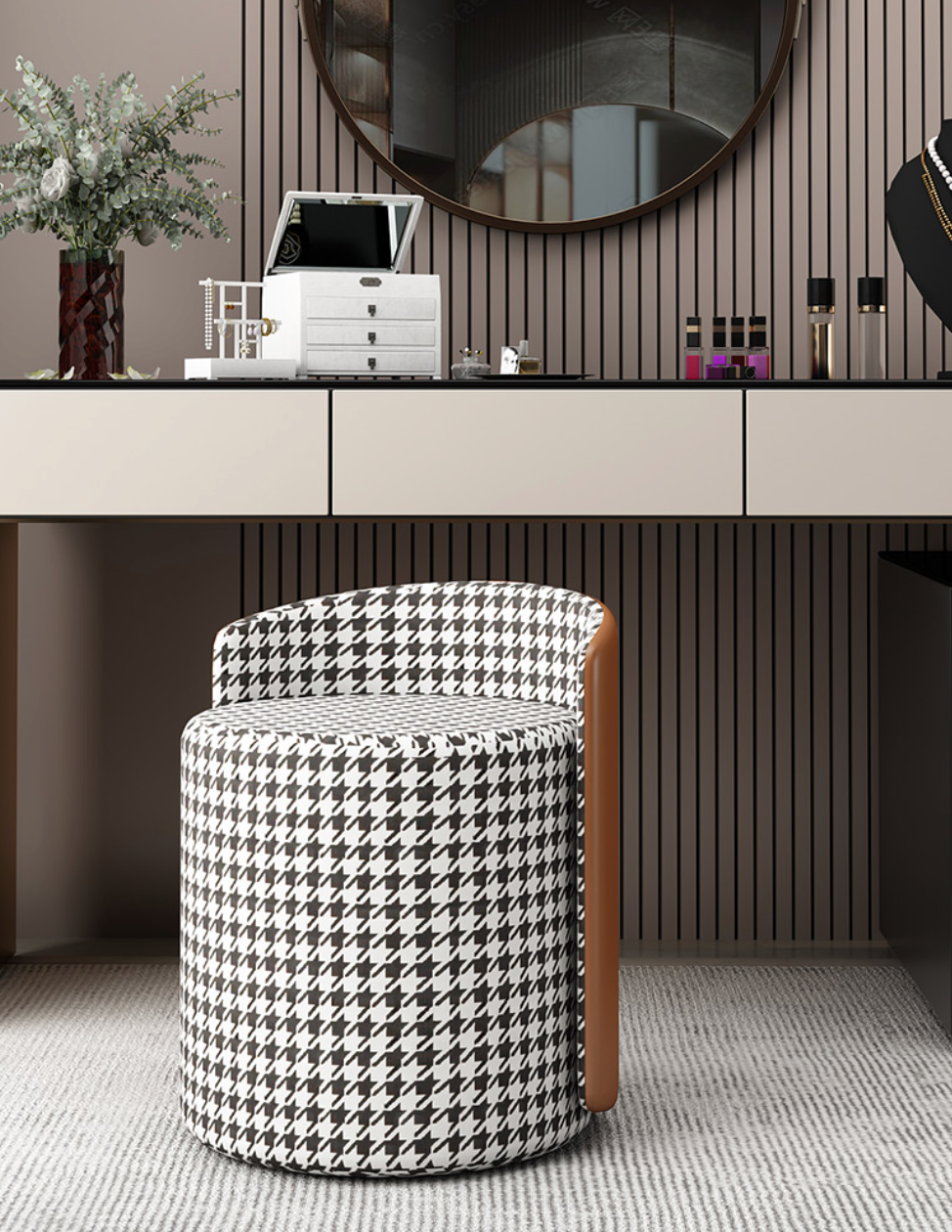 Low chair 