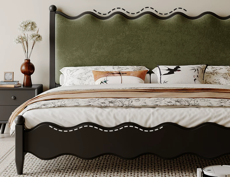  A wooden bed is Hwaningsrn 
