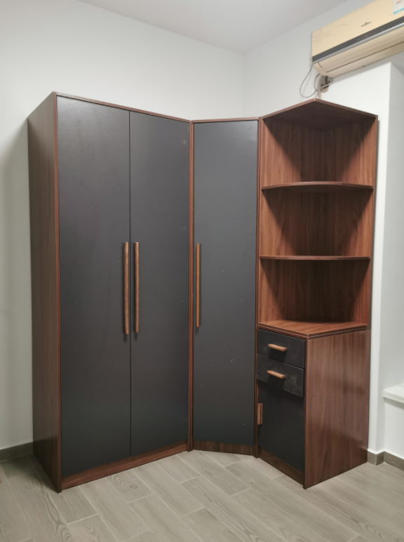  خزانة ملابس خشب مودرن مع تسريحة مدمجة - دولاب ملابس متصل من KS-Furniture 