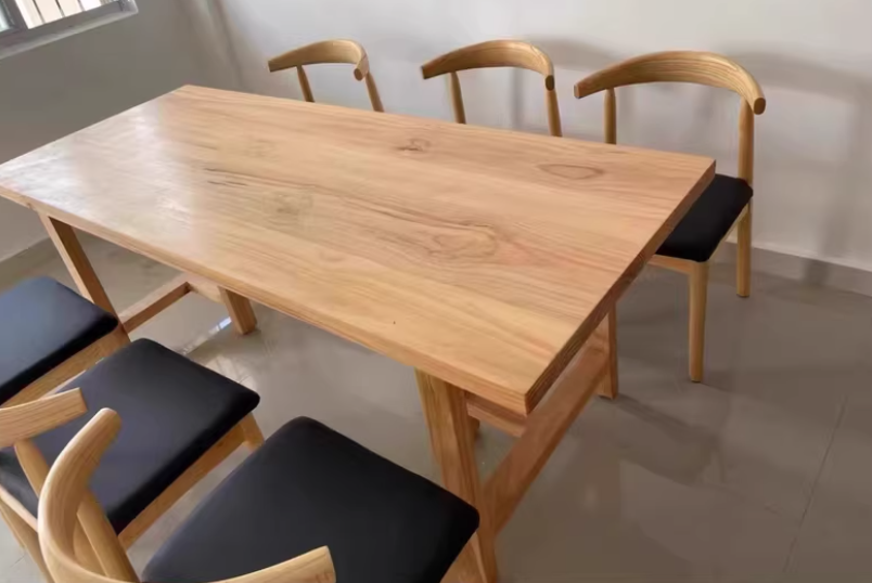 طاولة اجتماع 