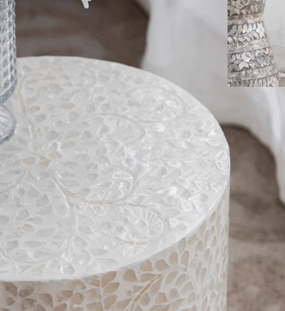  Scalloped pouf 