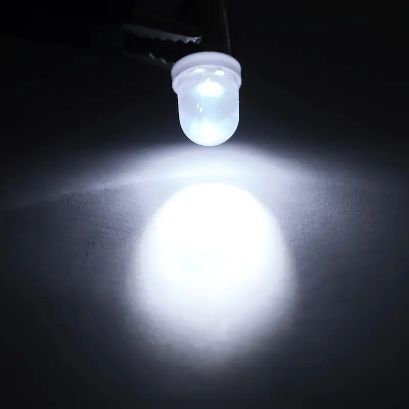 أضواء LED مصابيح للسيارة 