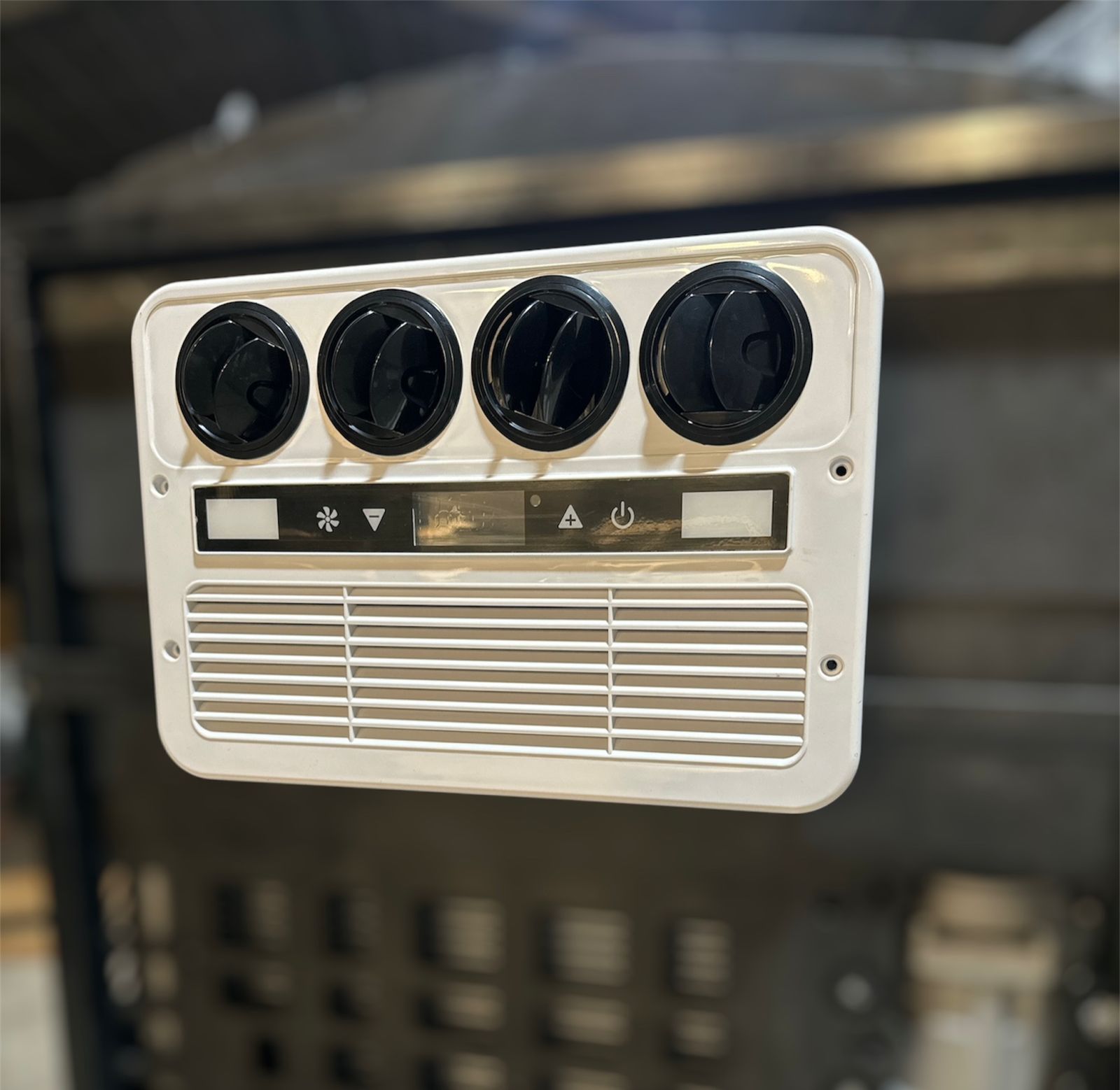 مكيف هواء يعمل بنظام 12 فولت HBZ COOL Single fan