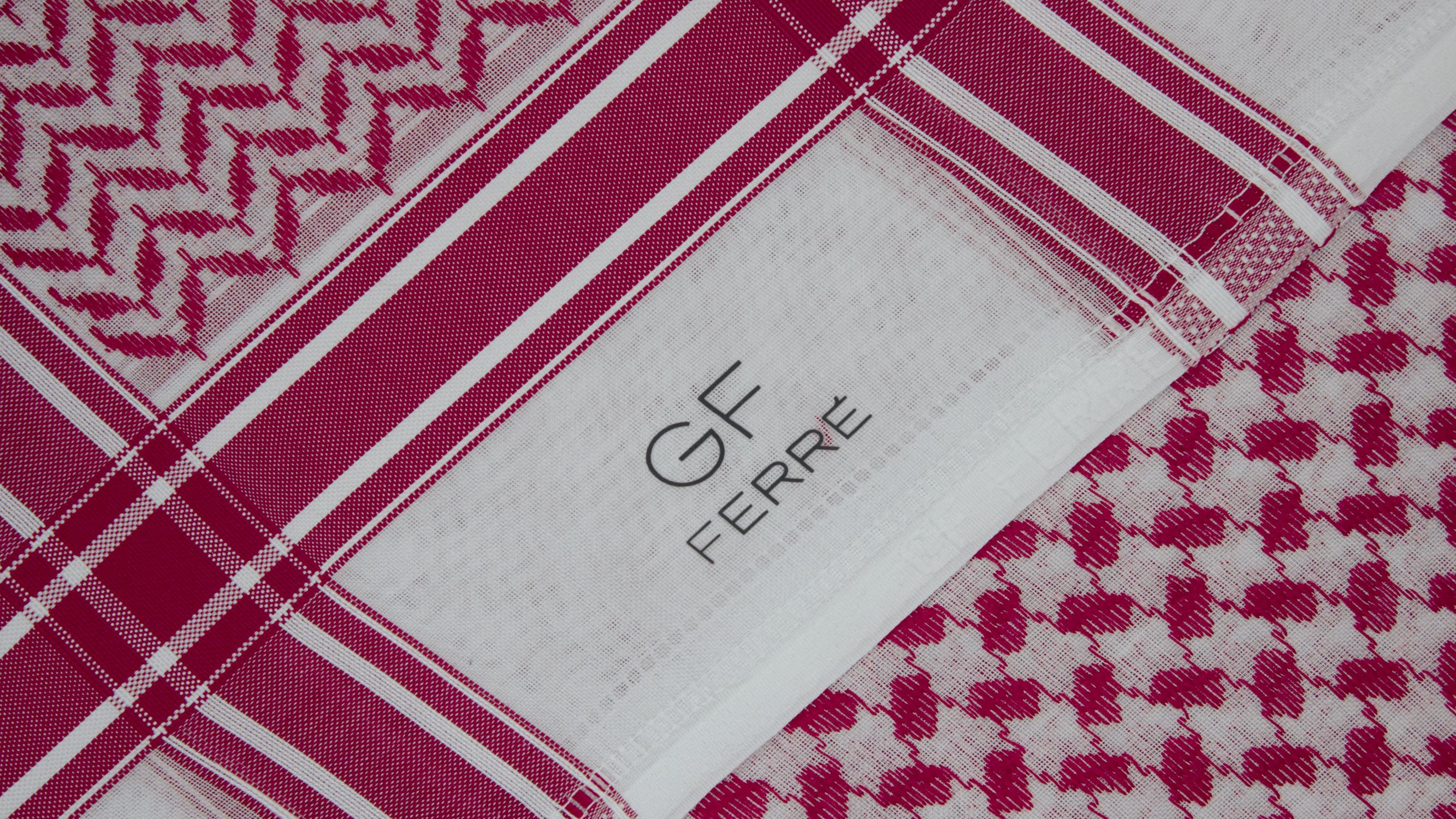 نسيج شماغ جي اف فيري أحمر  GF FERRY