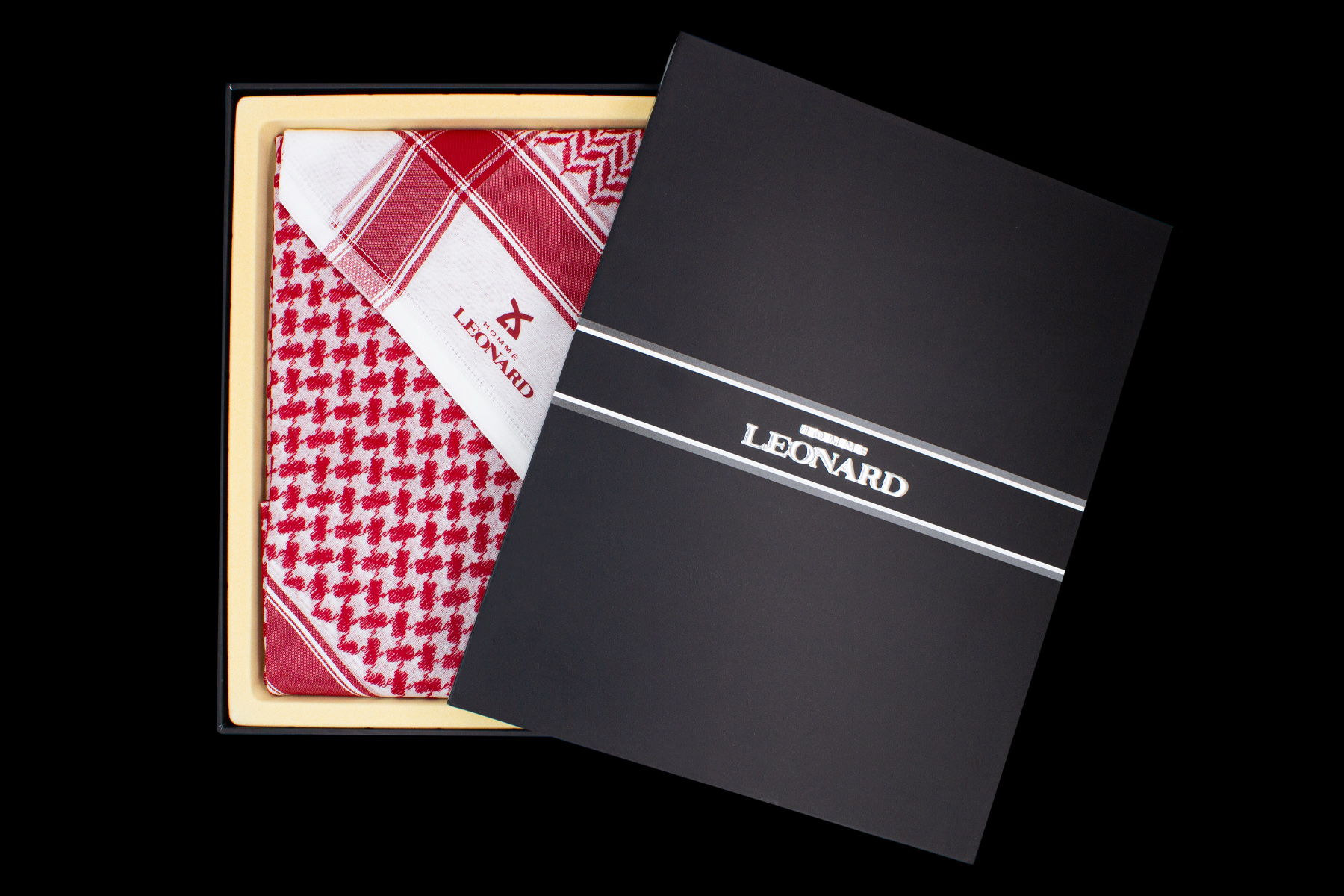 شماغ ليونارد أحمر LP مغلف بعلبة