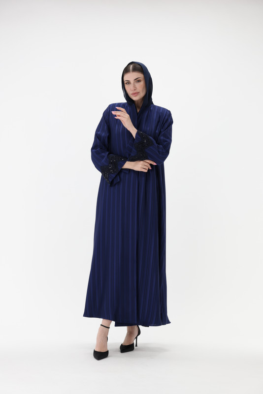 عباية لون كحلي غامق