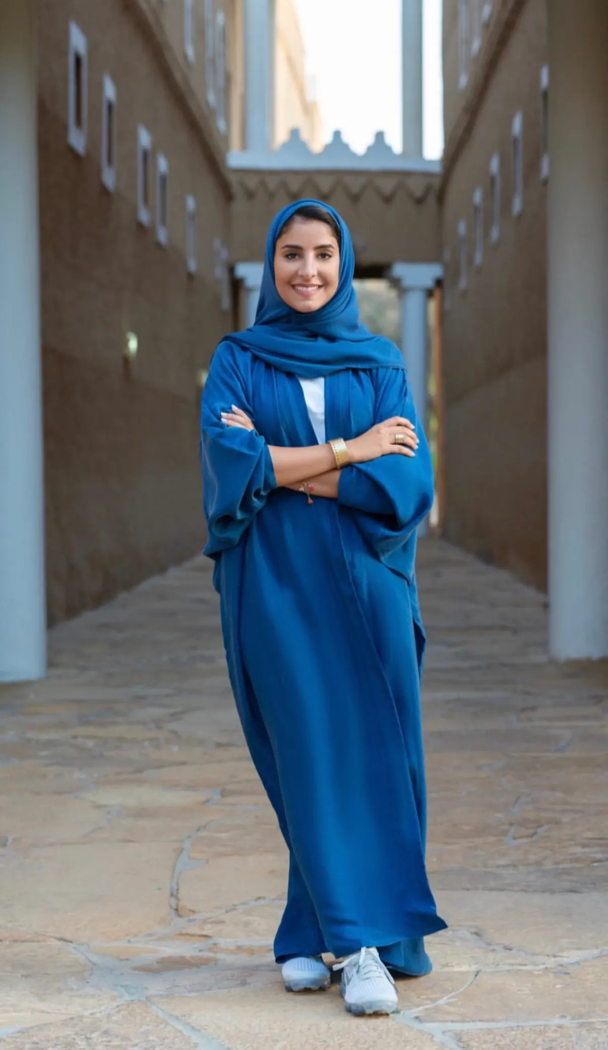 عبايات بناتي حسب الون تحدديه من رقم الون في الصوره الثانيه عند عملية الدفع في الملاحظات يتم تسوية الطلب حسب اختيارك للون
