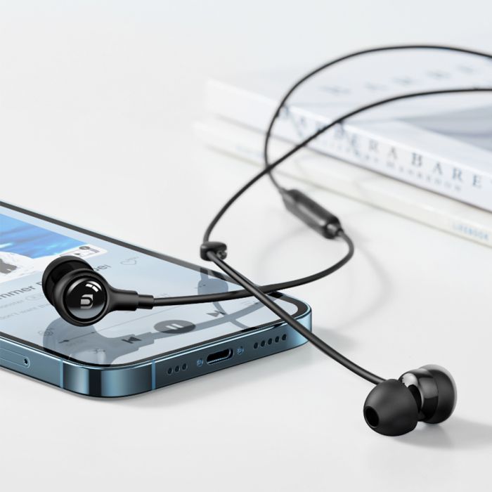 سماعة أذن يوجرين سلكية مع مايكرفون مدمج بوصلة USB-C - أسود