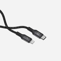 سلك شاحن موماكسType-C إلى ايفون قماشي بطول 2.2 م - اسود