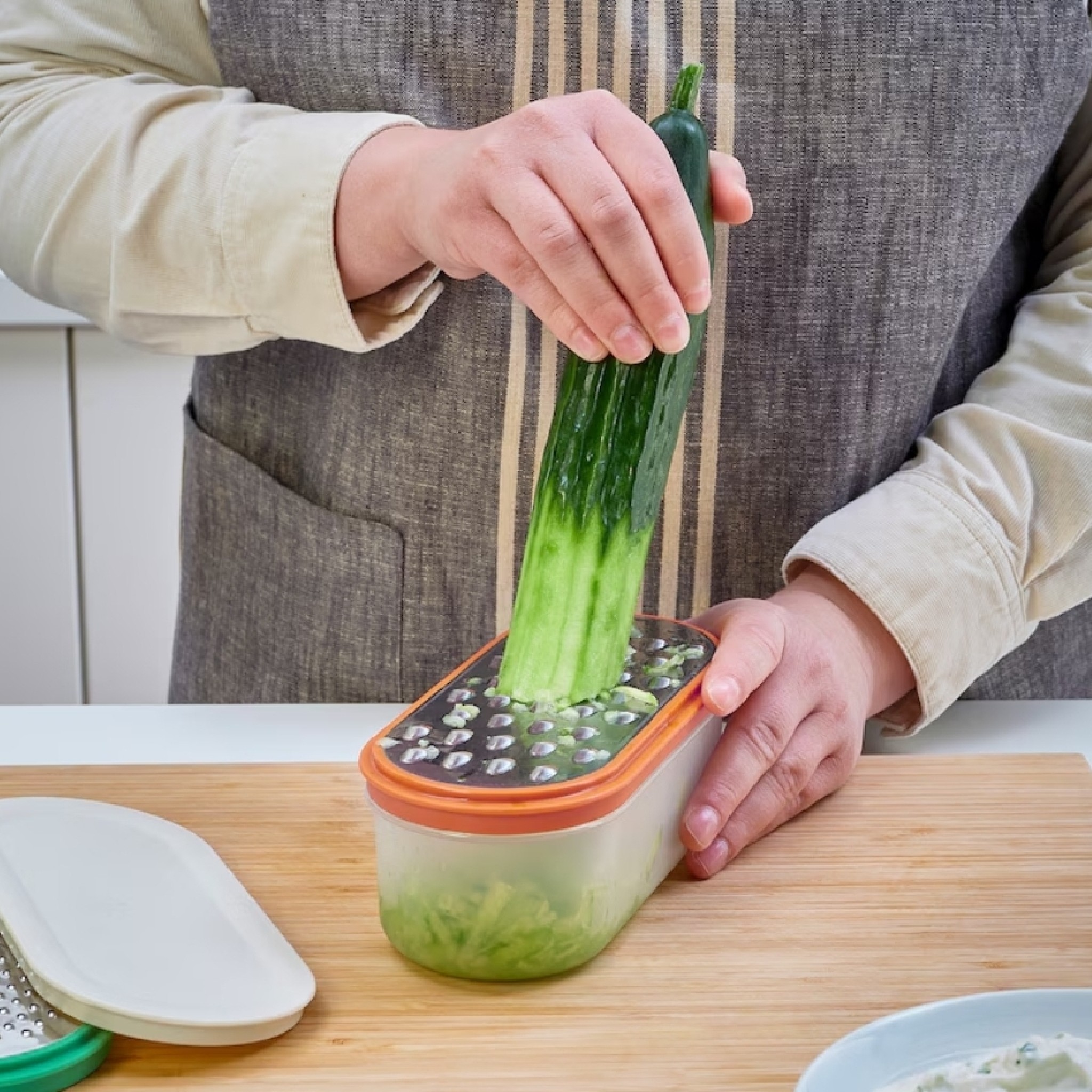  Grater with container, set of 4, mixed colours 