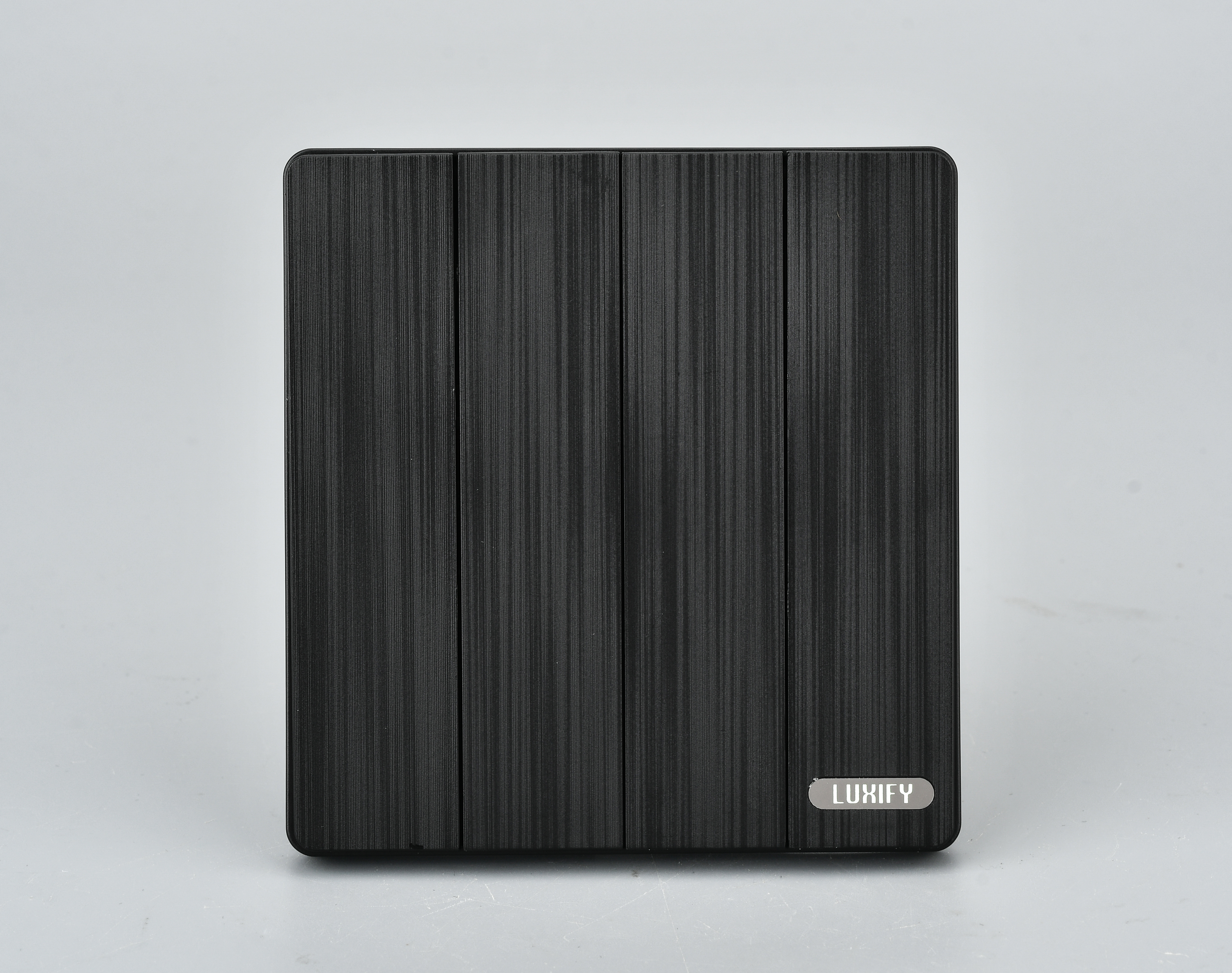 مفتاح رباعي اسود مطور LUXIFY
