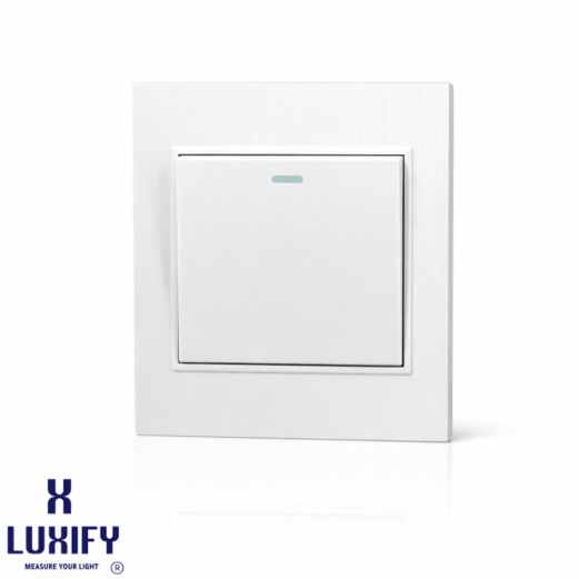 مفتاح مفرد LUXIFY أبيض تصميم أنيق تحكم سهل بالإضاءة مقاوم للاحتراق