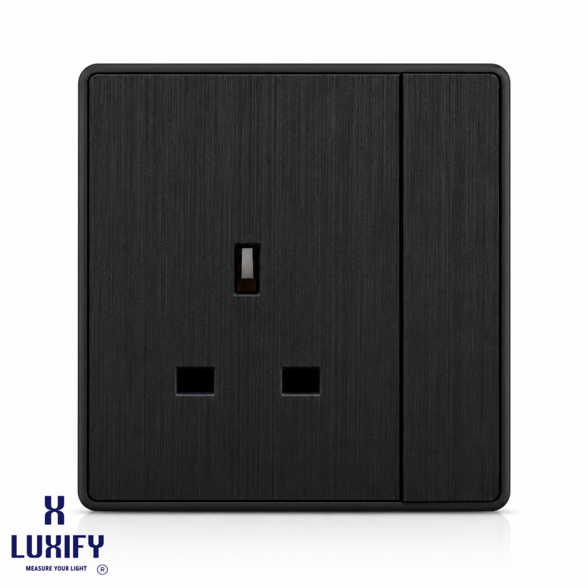 فيش 13 أمبير مع مفتاح مفرد أسود LUXIFY