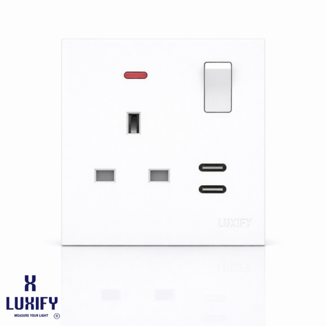 فيش 13 أمبير مع 2 Type-C سليم أبيض LUXIFY