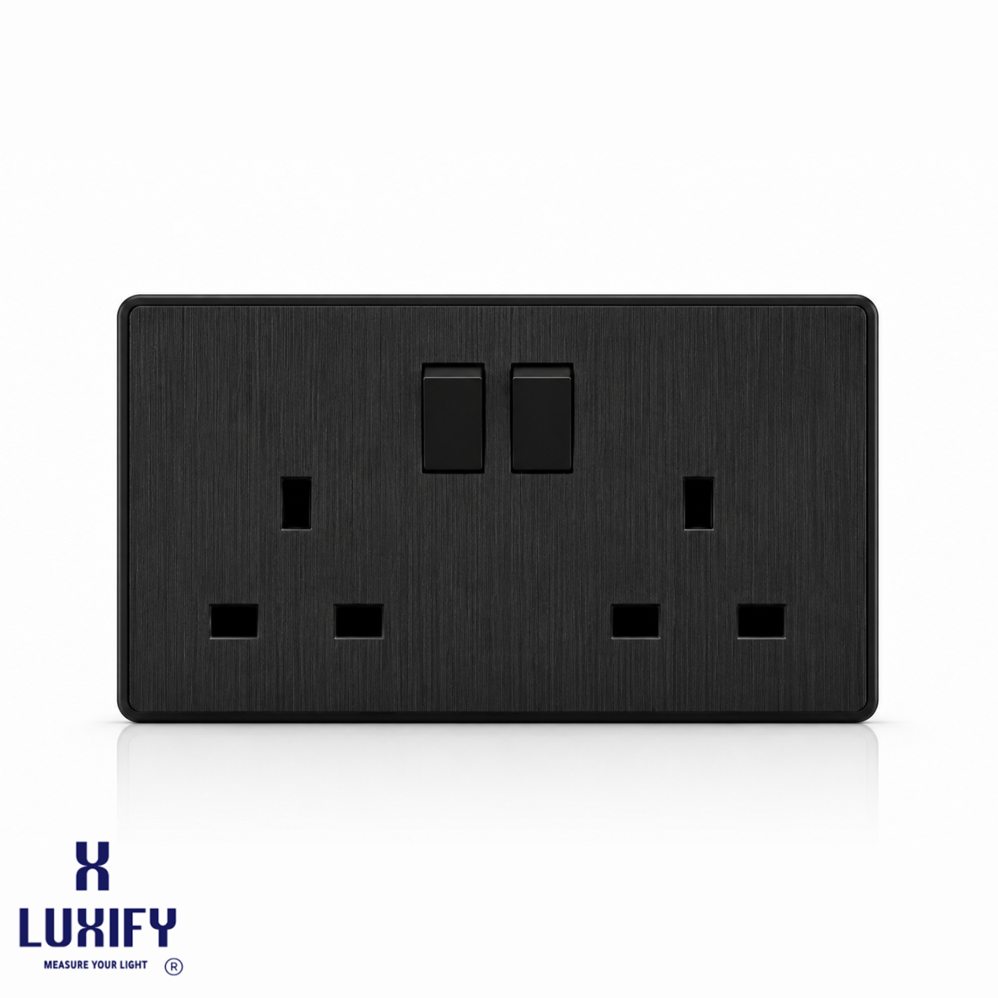 فيش 13 أمبير مجوز أسود LUXIFY