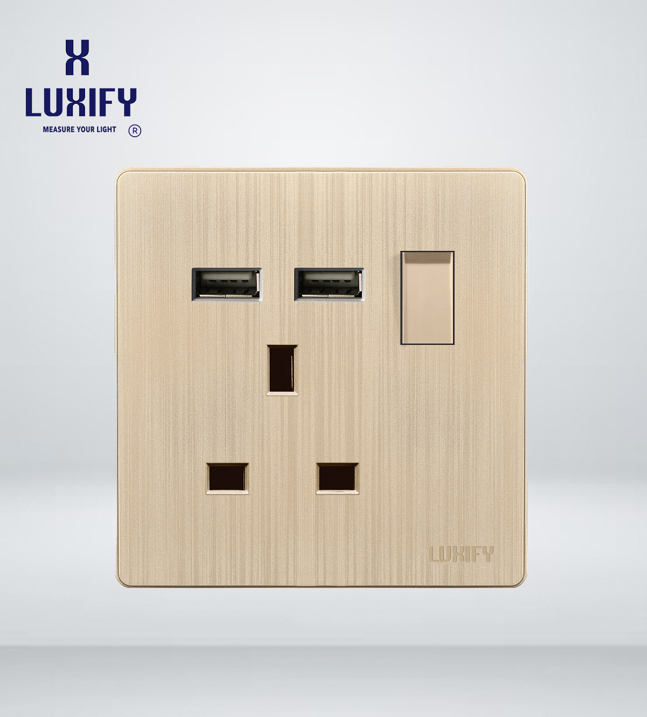 فيش ثلاثي بمنافذ USB
