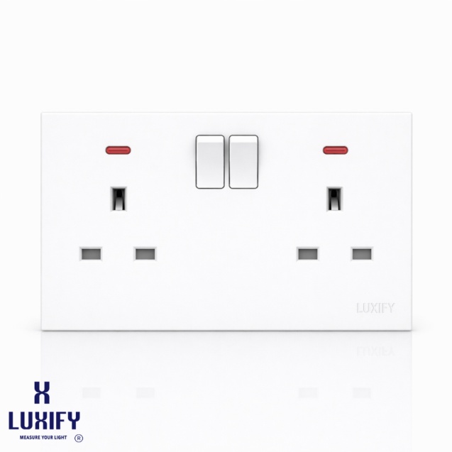 13A double wall socket LUXIFY