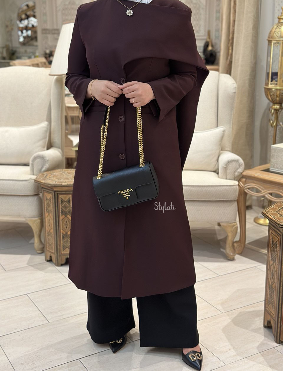  حقيبة كتف برادا باللون الأسود 