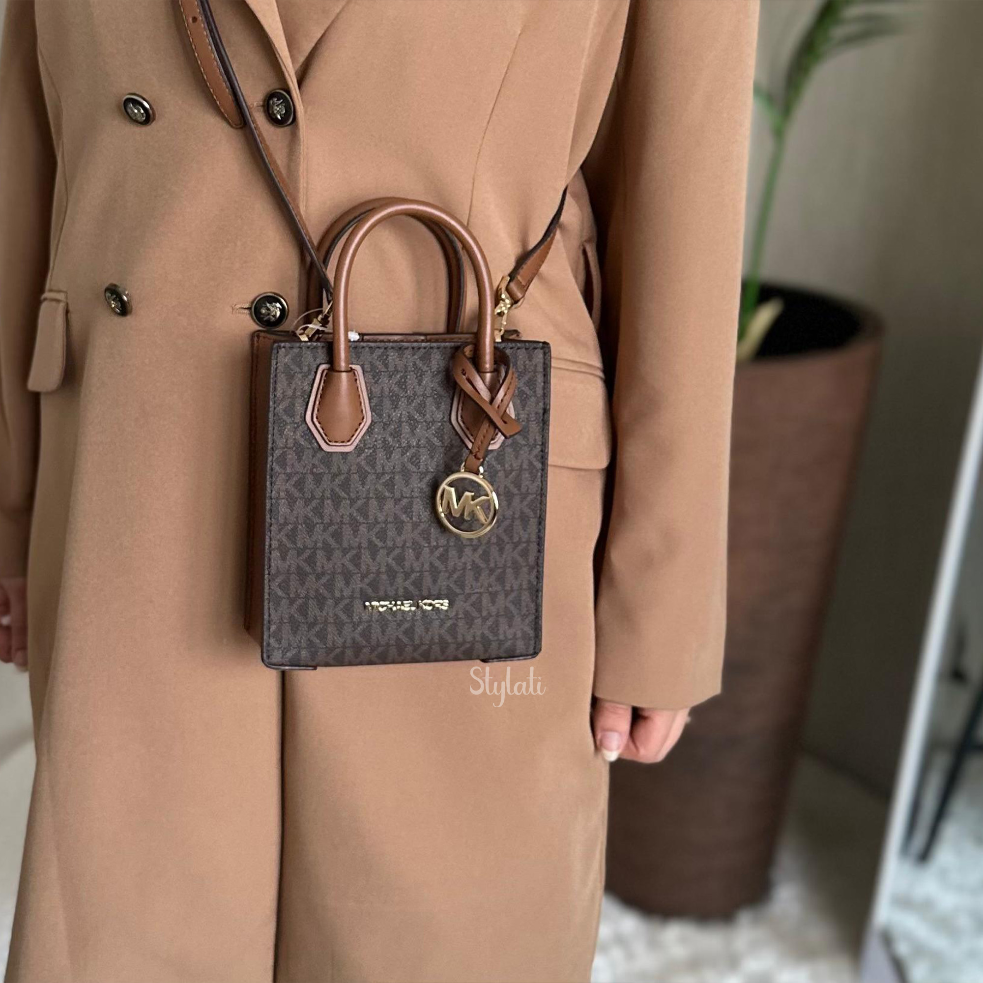  Michael Kors Mercer Extra Small Pebbled Leather Crossbody Bag 