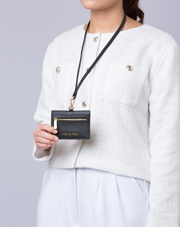  حافظة كروت مع شريط تعليق ماركة مايكل كورس 