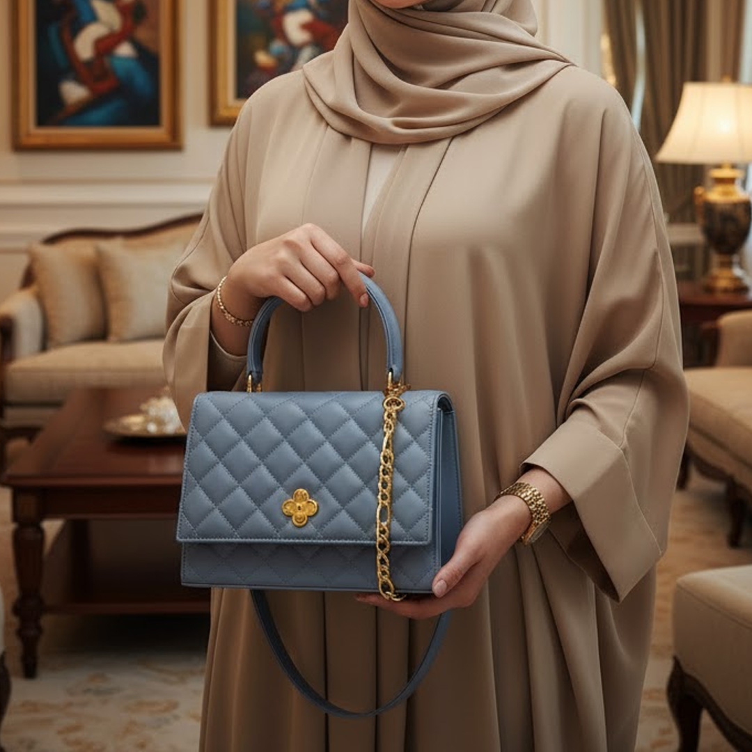  حقيبة فيرست ليدي الصغيرة لون سماوي ماركة كاردينال ميلانو 