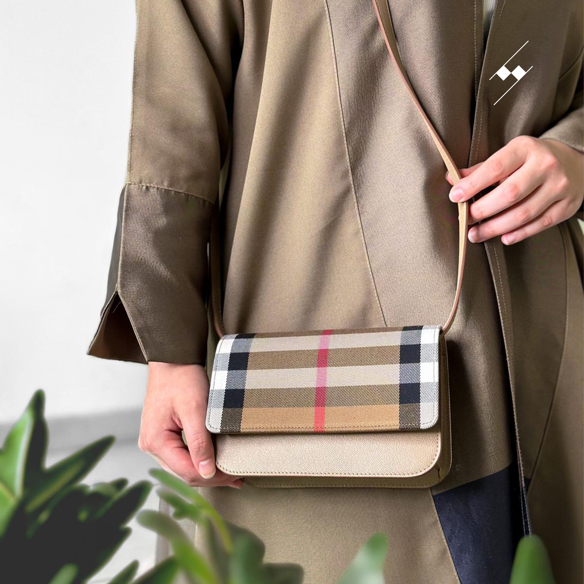  Burberry Check Canvas & Leather Shoulder Bag Women's Beige 