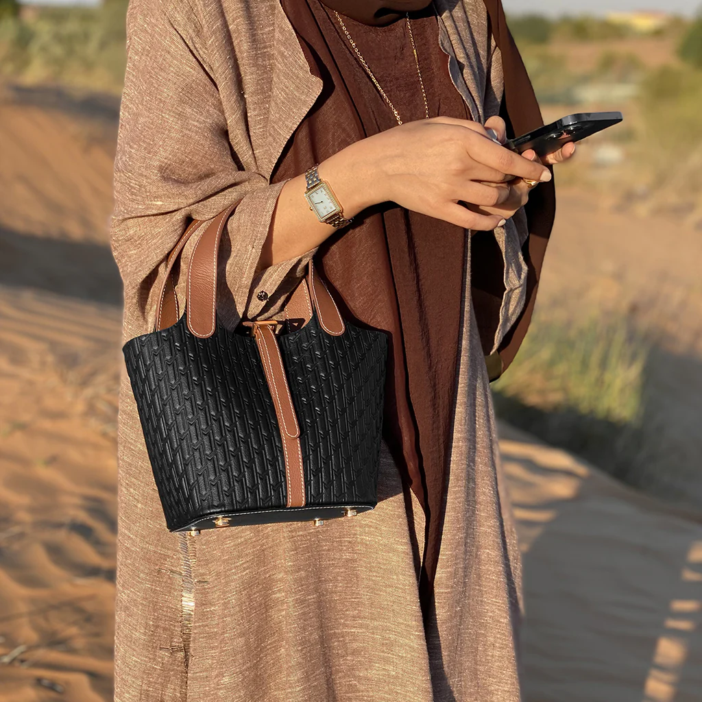 حقيبة اليازية ماركة مينيما ليست - اسود تان 