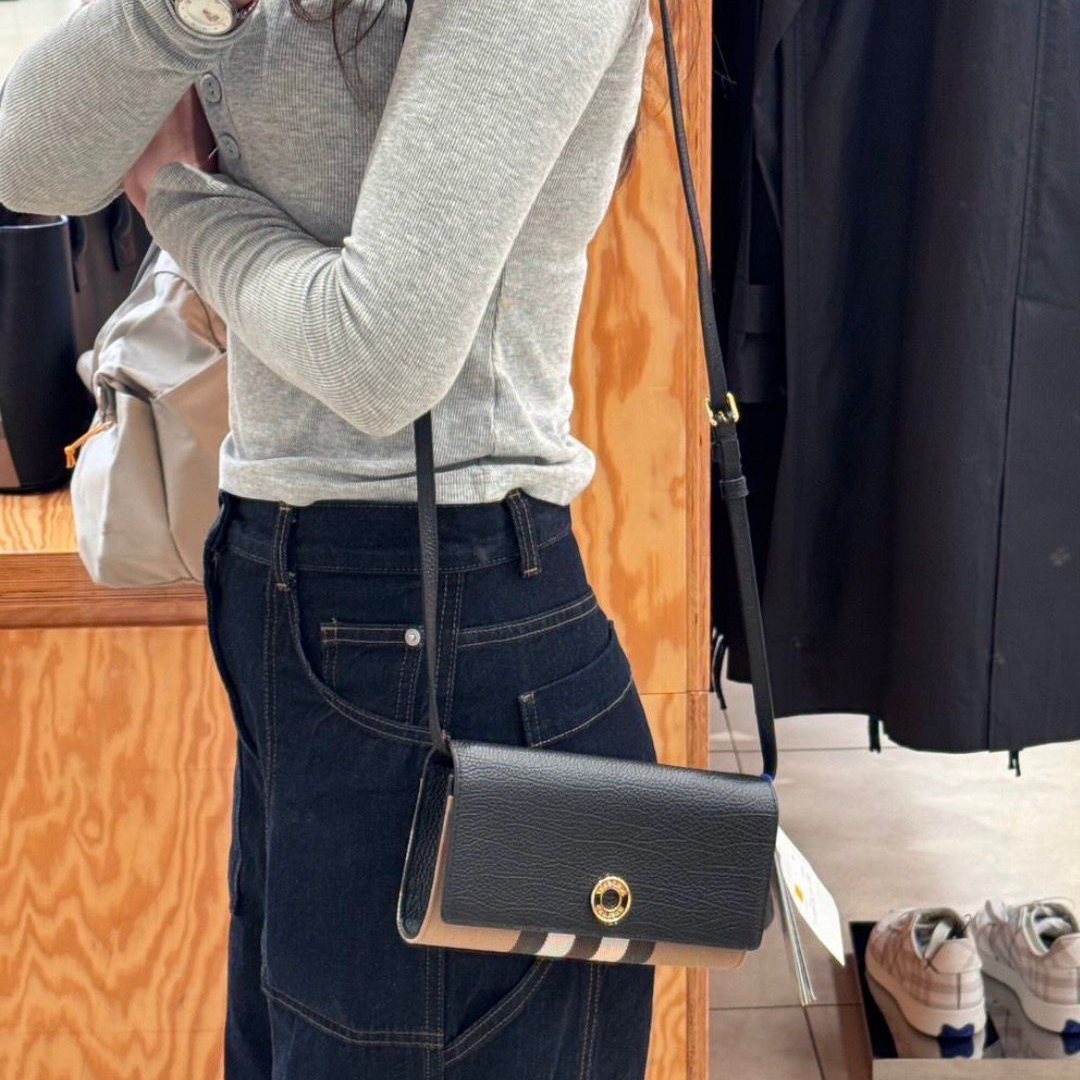  Burberry New Hampshire Vintage Check Canvas & Leather Crossbody Bag Black 